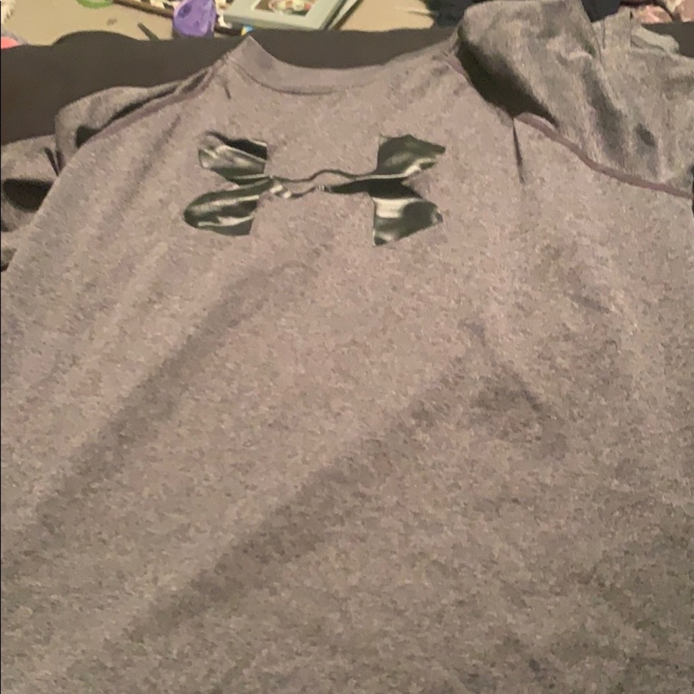 underarmour tee shirt